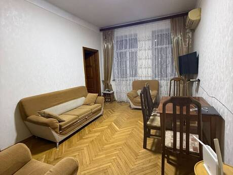 Elan №6328961 - Bakı, 28 May m., 2 otaqlı, 60 m², 3/3 mərtəbə