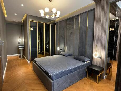 3-комнатная квартира, 120 м², 8 Noyabr: 380 000 ₼ 2