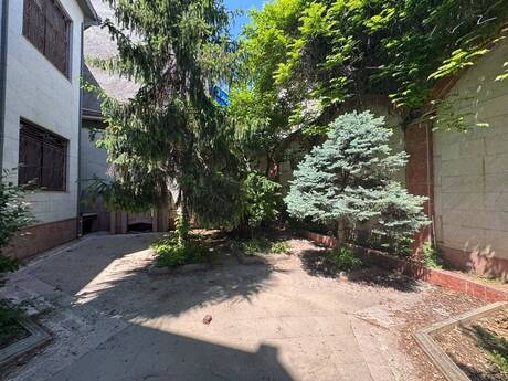8 otaqlı həyət evi/bağ evi - Nərimanov r. - 450 m²