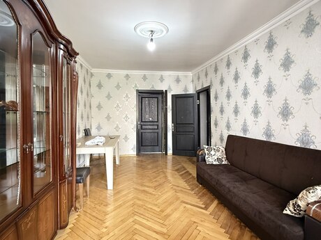 Elan №6330163 - Bakı, Elmlər Akademiyası m., 3 otaqlı, 75 m², 5/5 mərtəbə