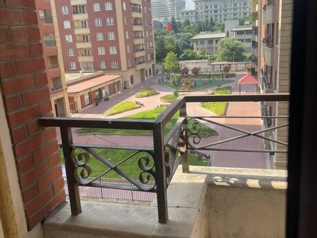4 rooms · 195 m² · floor 4/13, Nizami