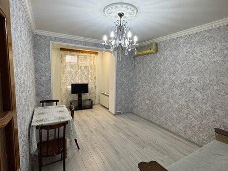 Elan №6330543 - Bakı, Səbail r., 2 otaqlı, 40 m², 2/5 mərtəbə