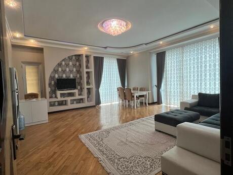 3 otaqlı yeni tikili - Elmlər Akademiyası m. - 125 m²