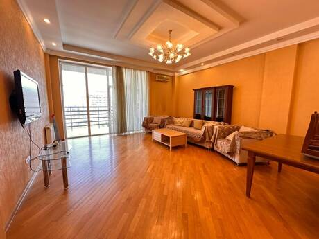 Elan №6324278 - Bakı, 28 May m., 3 otaqlı, 186 m², 12/22 mərtəbə