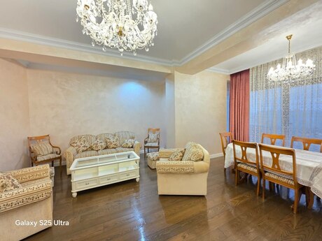 Kirayə 3 otaqlı mənzil, 160 m², Roseville Residence: 3 000 ₼/ay 4