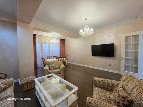 Kirayə 3 otaqlı mənzil, 160 m², Roseville Residence: 3 000 ₼/ay 5