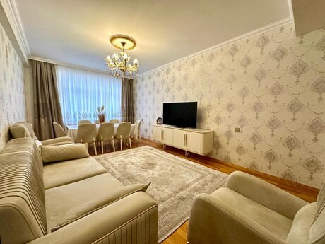 2-room apartment for rent, 95 m², Neftçilər: 800 ₼/mo 4