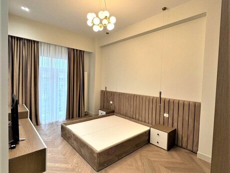4-room apartment for rent, 220 m², Ağ şəhər: 5 000 ₼/mo 4