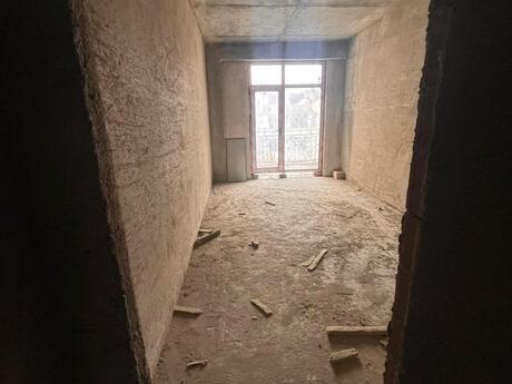 3-комн. новостройка - м. Низами - 135 м²