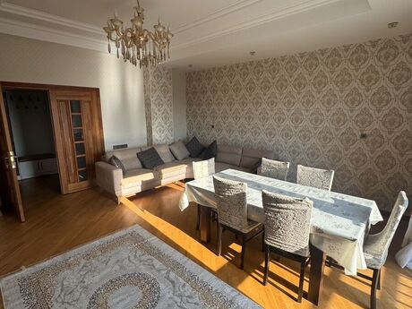 Kirayə 3 otaqlı mənzil, 130 m², Ağ şəhər: 1 800 ₼/ay 2