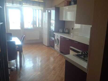 Kirayə 4 otaqlı mənzil, 160 m², 8 Noyabr: 1 300 ₼/ay 4