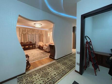 Kirayə 3 otaqlı mənzil, 150 m², 8 Noyabr: 1 000 ₼/ay 2