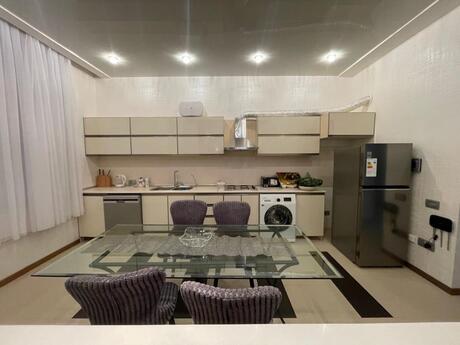 Kirayə 3 otaqlı mənzil, 150 m², 8 Noyabr: 1 000 ₼/ay 4