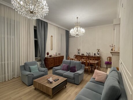 Elan №6332358 - Bakı, Sahil m., 4 otaqlı, 140 m², 2/3 mərtəbə
