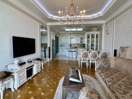 Kirayə 3 otaqlı mənzil, 147 m², İçəri Şəhər: 3 200 ₼/ay 2