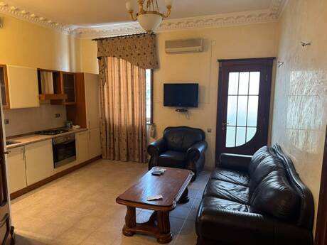 Elan №6332417 - Bakı, 8 Noyabr m., 2 otaqlı, 45 m², 2/3 mərtəbə