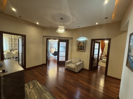 5-room apartment, 250 m², 28 May: 850 000 ₼ 2