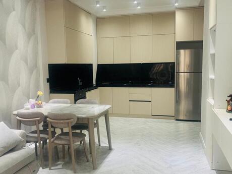3-комн. новостройка - м. 20 января - 75 м²