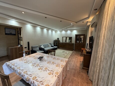 3 otaqlı köhnə tikili - Elmlər Akademiyası m. - 100 m²