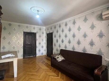 3 otaqlı köhnə tikili - İnşaatçılar m. - 75 m²