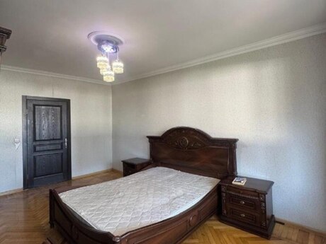 3 otaqlı köhnə tikili - İnşaatçılar m. - 75 m²
