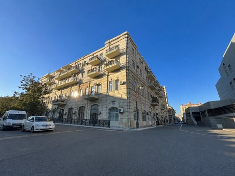 Объявление №6333528 - Баку, м. Ичеришехер, 2-комн., 70 м², 3/4 этаж