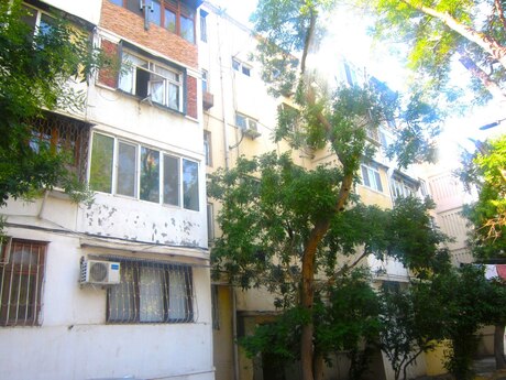 Elan №6333922 - Bakı, Xalqlar Dostluğu m., 2 otaqlı, 50 m², 2/5 mərtəbə