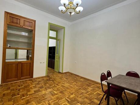 Elan №6333931 - Bakı, İçəri Şəhər m., 2 otaqlı, 60 m², 1/2 mərtəbə