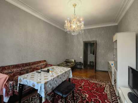 2 otaqlı köhnə tikili - Elmlər Akademiyası m. - 60 m²