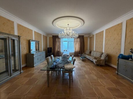 4-комн. новостройка - м. 28 мая - 205 м²