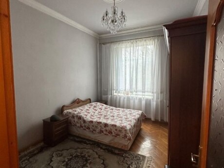 3 otaqlı köhnə tikili - Nəsimi r. - 75 m²