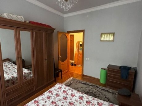 3 otaqlı köhnə tikili - Nəsimi r. - 75 m²