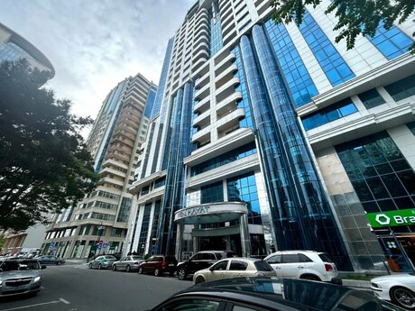 3-комн. новостройка - м. Сахил - 130 м²