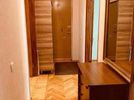 3 otaqlı mənzil, 80 m², 28 May: 260 000 ₼ 2