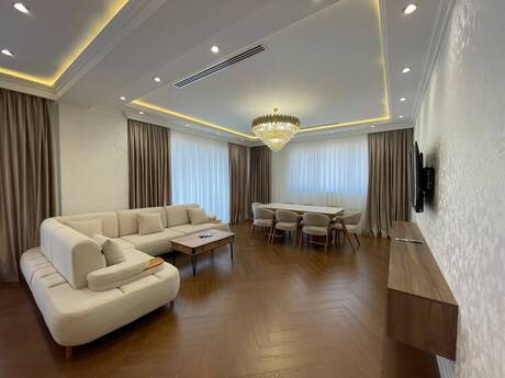 Elan №6334348 - Bakı, Ağ şəhər q., 3 otaqlı, 157 m², 15/20 mərtəbə