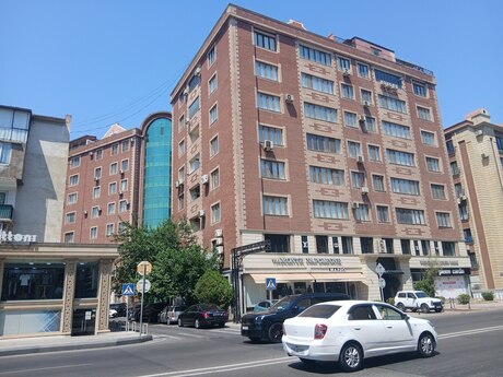 Объявление №6334368 - Баку, Наримановский  р., 4-комн., 265 м², 8/9 этаж