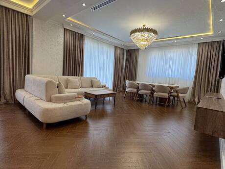 3 otaqlı yeni tikili - Ağ şəhər q. - 165 m²