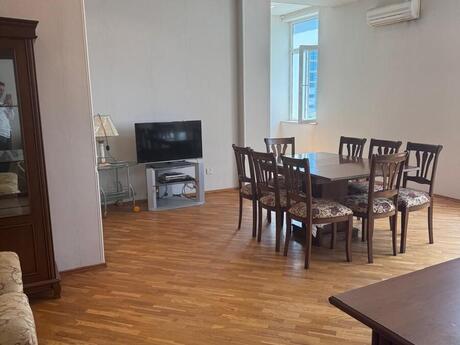 Elan №6334814 - Bakı, 28 May m., 2 otaqlı, 90 m², 6/14 mərtəbə