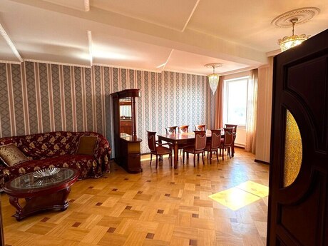 Объявление №6334907 - Баку, м. Ичеришехер, 4-комн., 175 м², 14/18 этаж