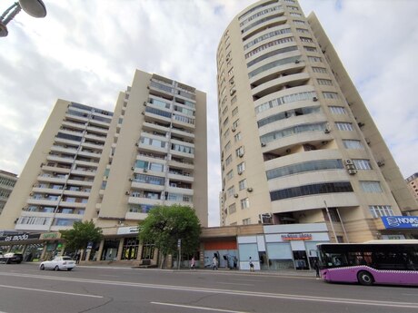 Объявление №6334871 - Баку, м. Элмляр Академиясы, 3-комн., 135 м², 6/17 этаж