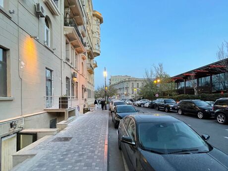 1-комн. офис - м. Ичеришехер - 25 м²