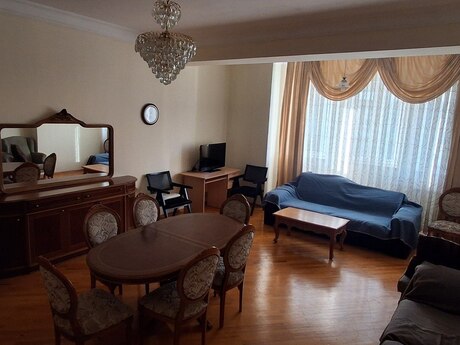 Kirayə 4 otaqlı mənzil, 165 m², Nəsimi: 1 300 ₼/ay 3