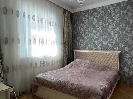 8 otaqlı həyət evi/bağ evi - Binəqədi q. - 250 m²