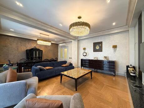 Аренда: 3-комнатная квартира, 165 м², Ağ şəhər: 3 000 ₼/мес 3