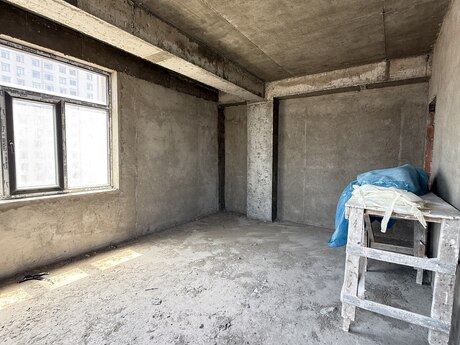 4-комн. новостройка - м. Иншаатчылар - 128.7 м²