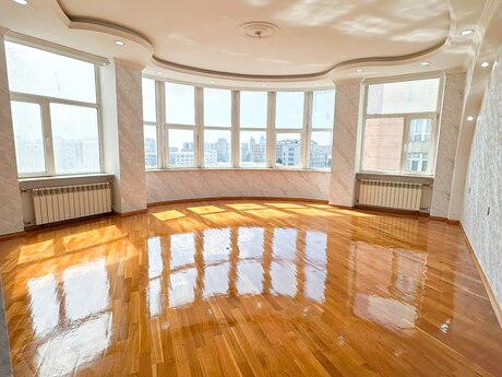 Объявление №6336460 - Баку, м. Элмляр Академиясы, 3-комн., 160 м², 4/18 этаж