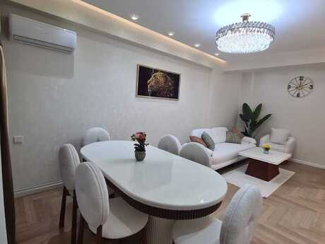 4 otaqlı yeni tikili - 28 May m. - 205 m²