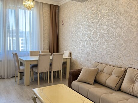 2-комн. новостройка - м. Элмляр Академиясы - 75 м²