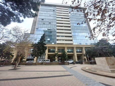 3-комнатная квартира, 110 м², 28 May: 350 000 ₼ 2