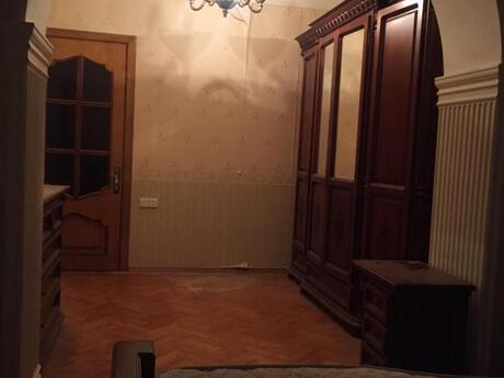 6 otaqlı mənzil, 162 m², Yasamal: 600 000 ₼ 2